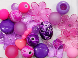 koraliki akrylowe mix różowo-fioletowy 30 sztuk